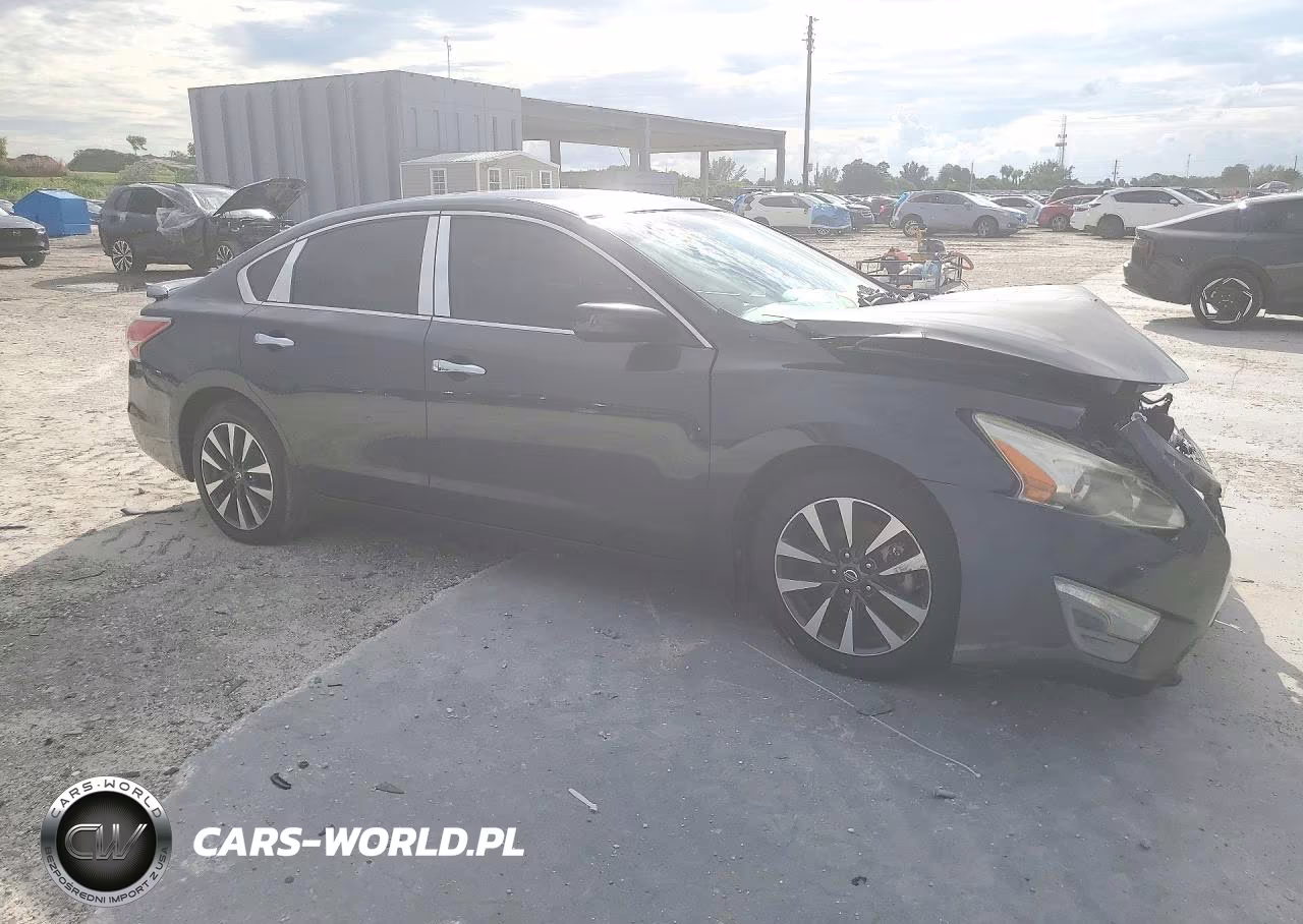 2014 Nissan Altima 2.5 S VIN:1N4AL3AP5EC404318 - 4