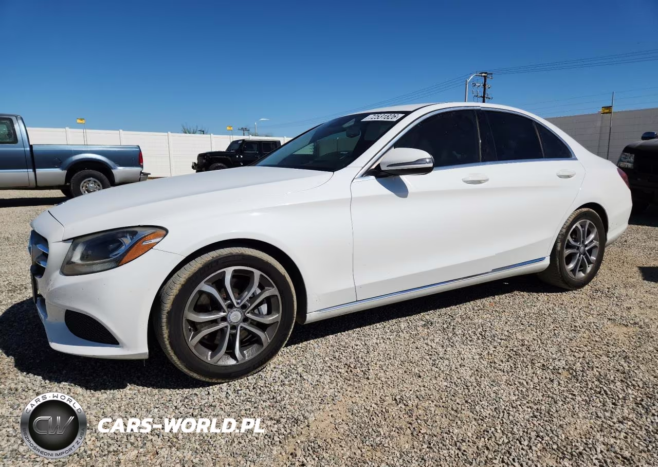 2016 Mercedes-Benz C 300 – zdjęcie 1 z 12