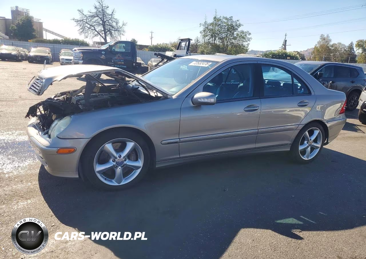 2004 Mercedes-Benz C 230K Sport Sedan – zdjęcie 1 z 12