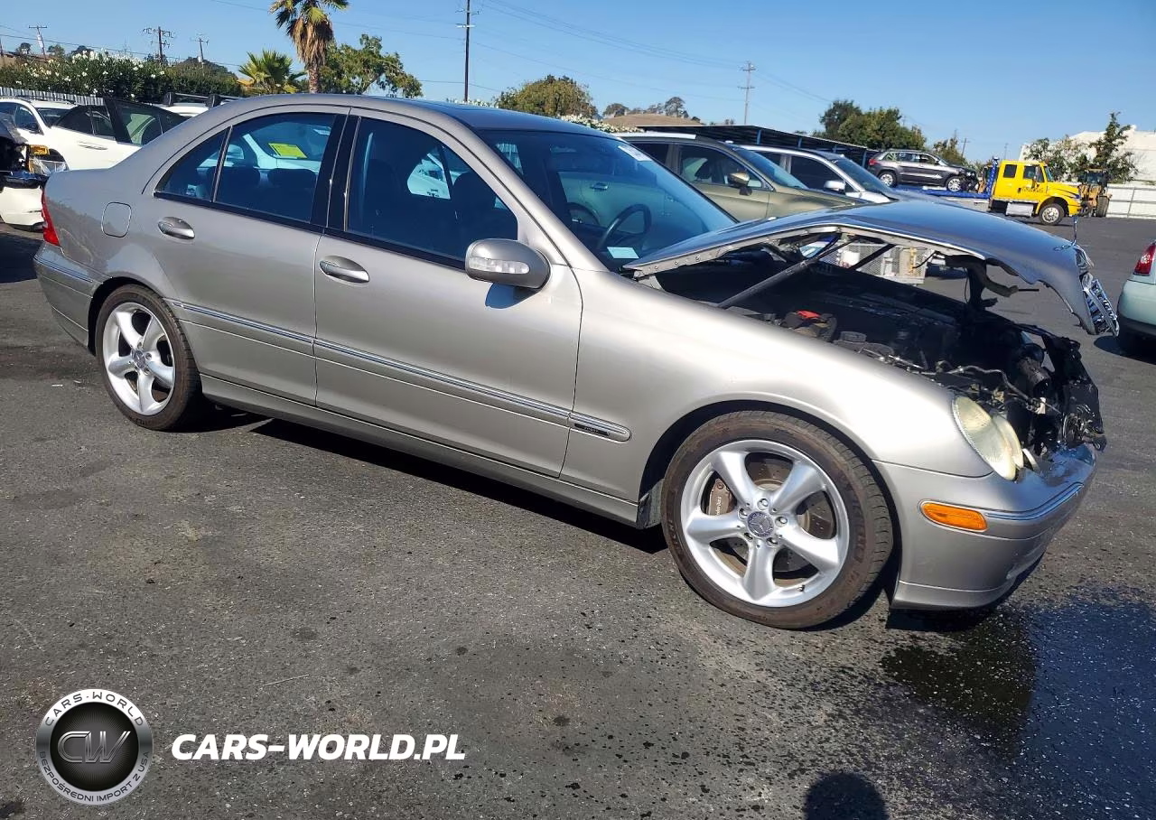 2004 Mercedes-Benz C 230K Sport Sedan VIN:WDBRF40J34F512584 - 4