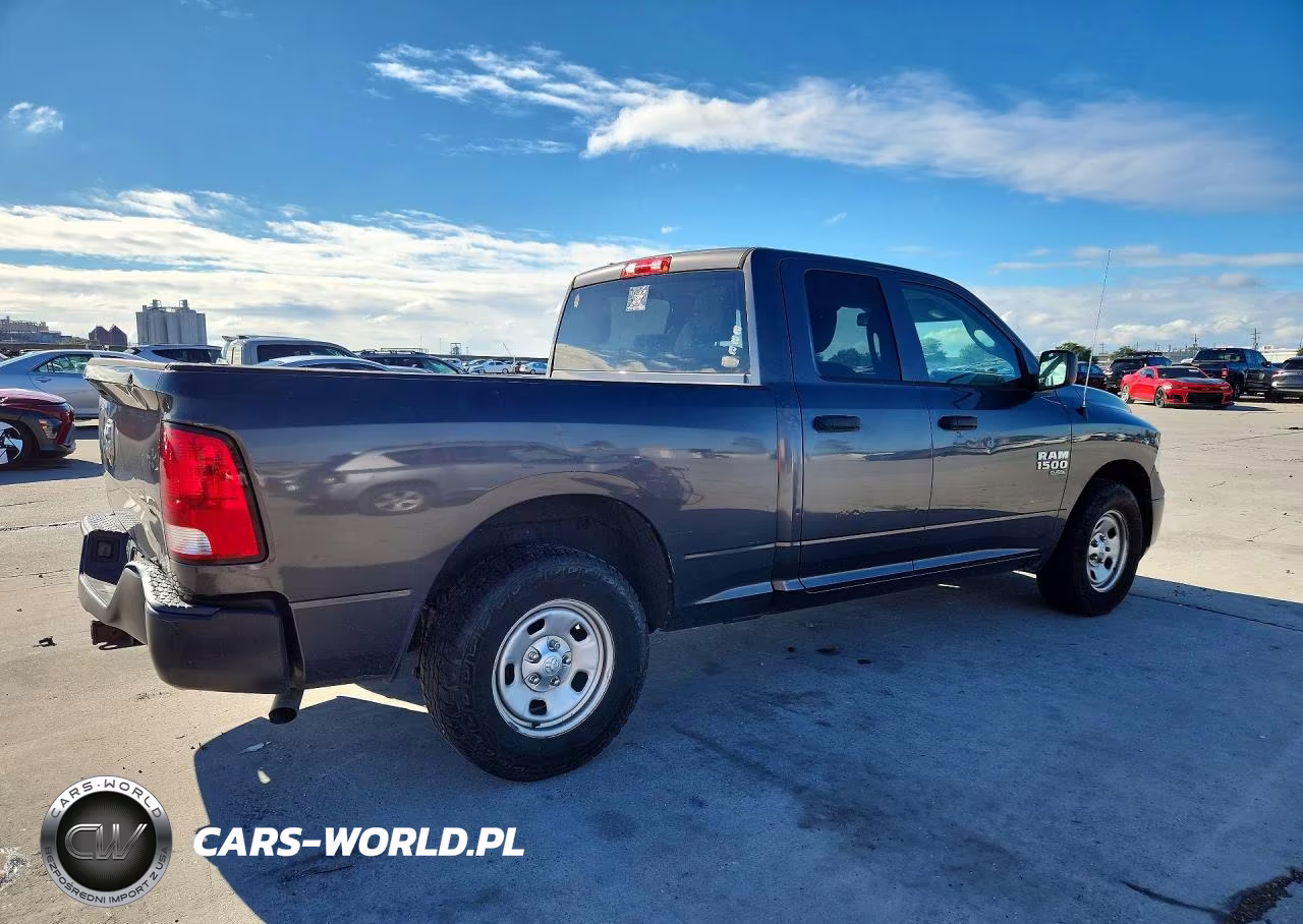 2019 Ram 1500 Classic Tradesman VIN:1C6RR6FG9KS637634 - 3