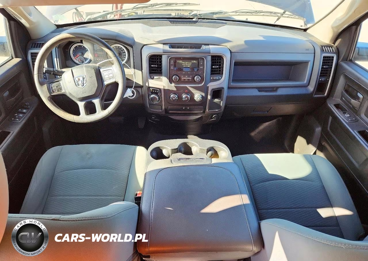 2019 Ram 1500 Classic Tradesman VIN:1C6RR6FG9KS637634 - 8