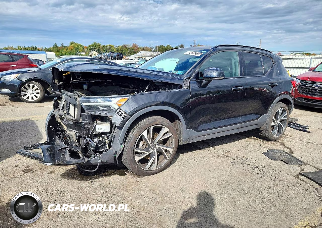 2021 Volvo Xc40 T5 R-Design VIN:YV4162UM9M2563308 - 1