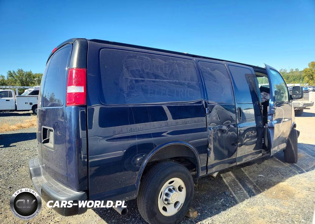 2019 Chevrolet Express G2500 VIN:1GCWGAFP7K1235492 - 3