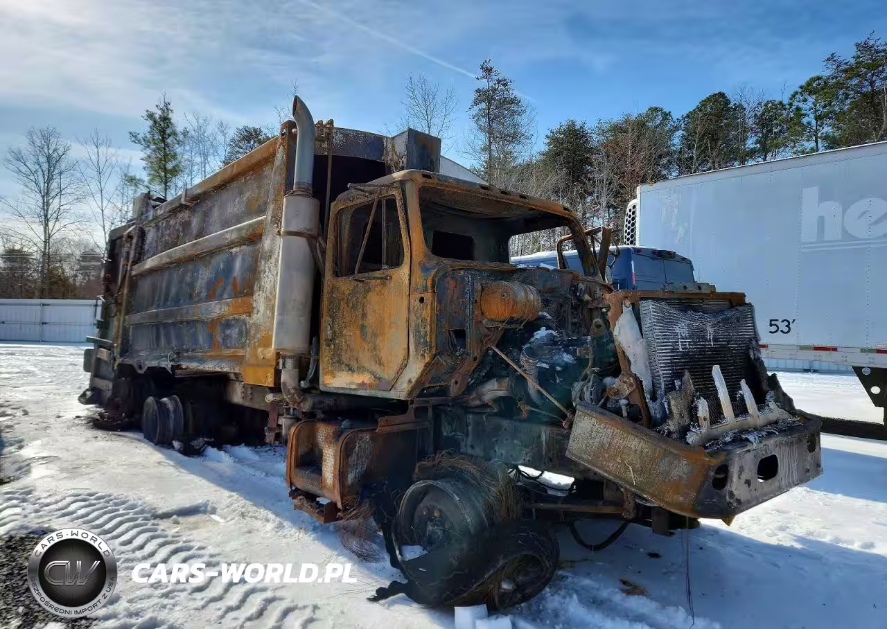1997 International F-2674 Refuse Truck
