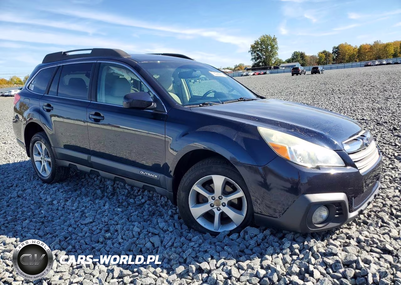 2013 Subaru Outback 2.5I Premium VIN:4S4BRCCC6D3273076 - 4