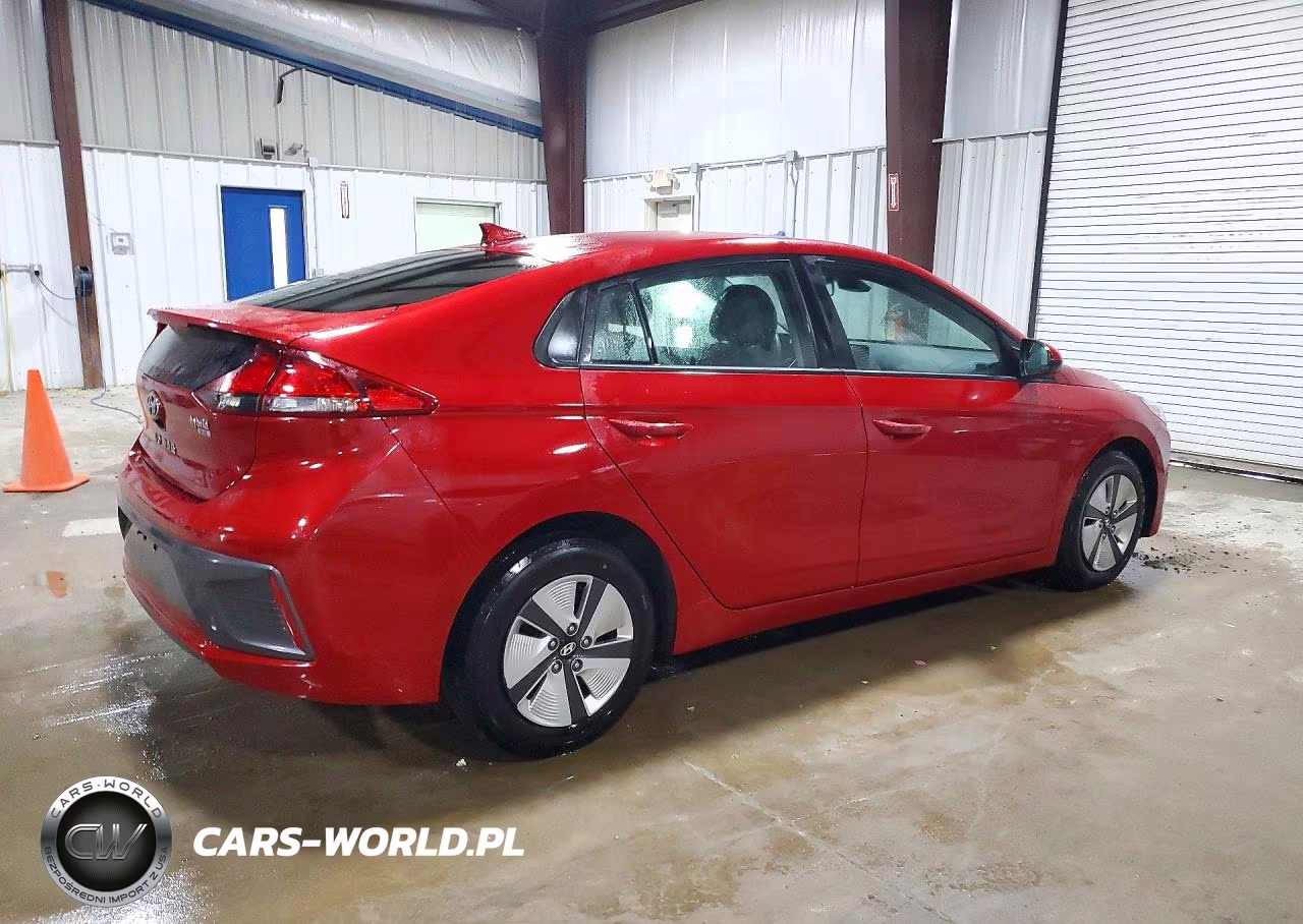 2021 Hyundai Ioniq Blue VIN:KMHC65LC8MU261613 - 3