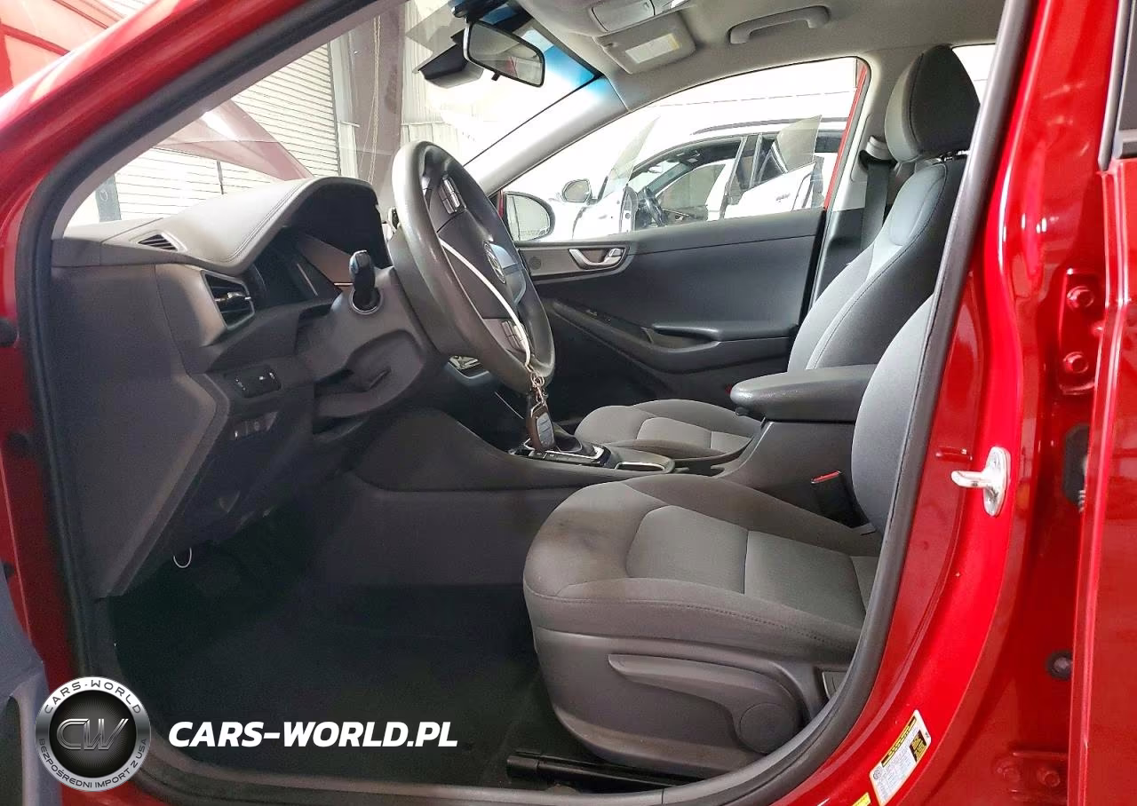 2021 Hyundai Ioniq Blue VIN:KMHC65LC8MU261613 - 7