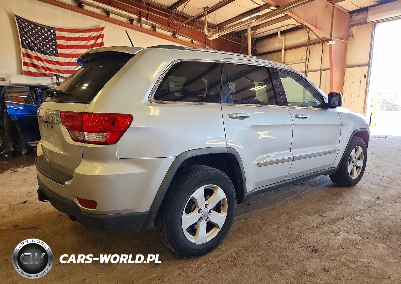 2011 Jeep Grand Cherokee Laredo VIN:1J4RR4GGXBC544749 - 3