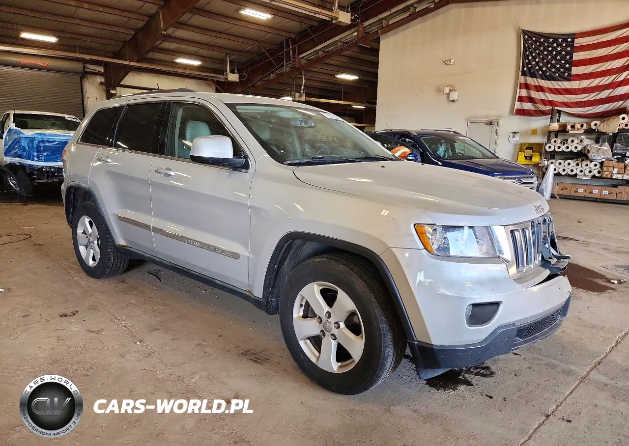 2011 Jeep Grand Cherokee Laredo VIN:1J4RR4GGXBC544749 - 4