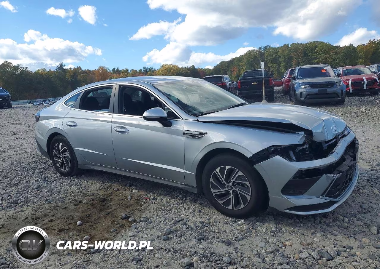 2026 Hyundai Sonata Hybrid Blue VIN:KMHL24JJ5TA146135 - 4