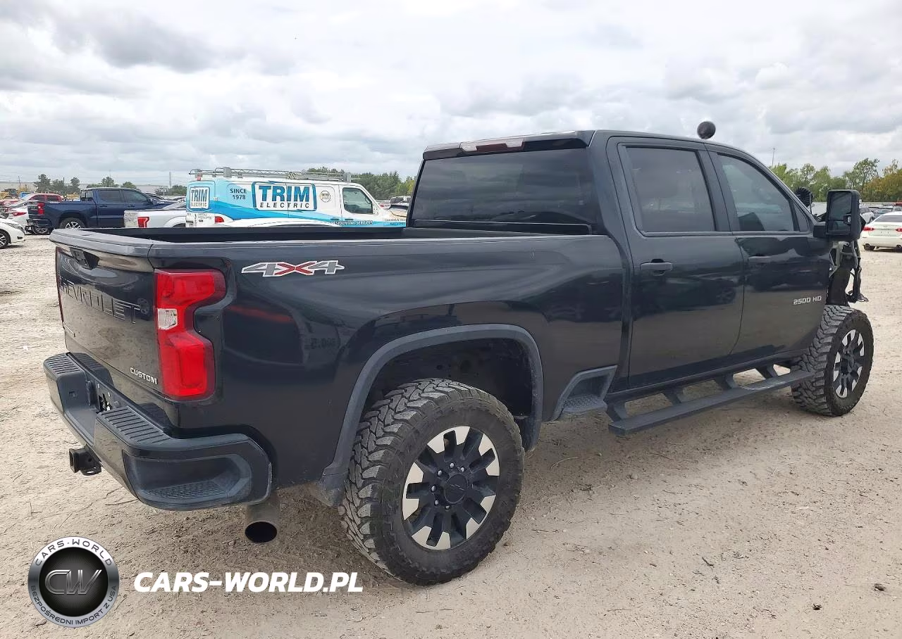 2020 Chevrolet Silverado K2500 Custom VIN:1GC4YME7XLF299909 - 3