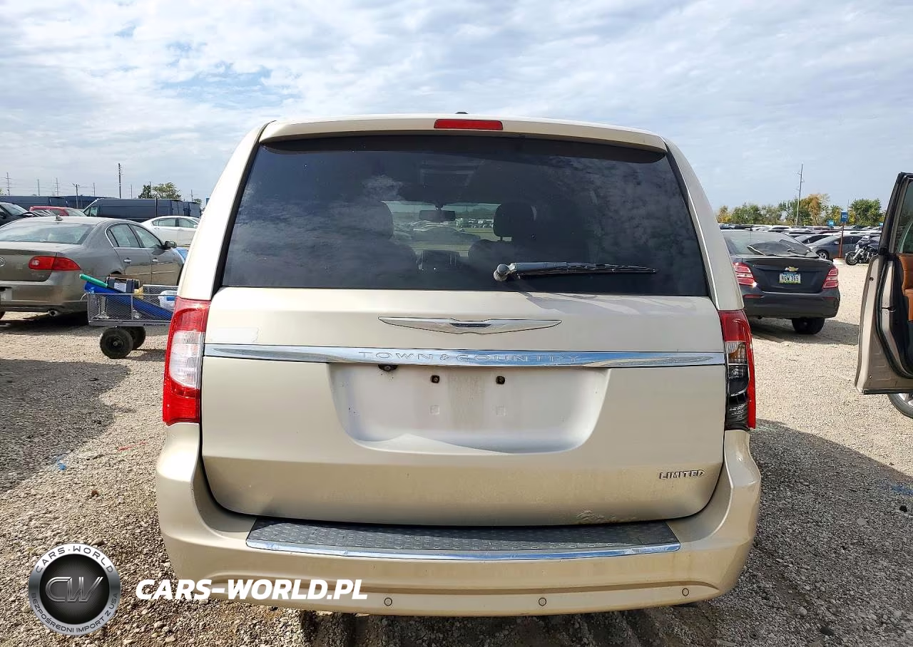 2015 Chrysler Town & Country Limited VIN:2C4RC1JG6FR677584 - 6