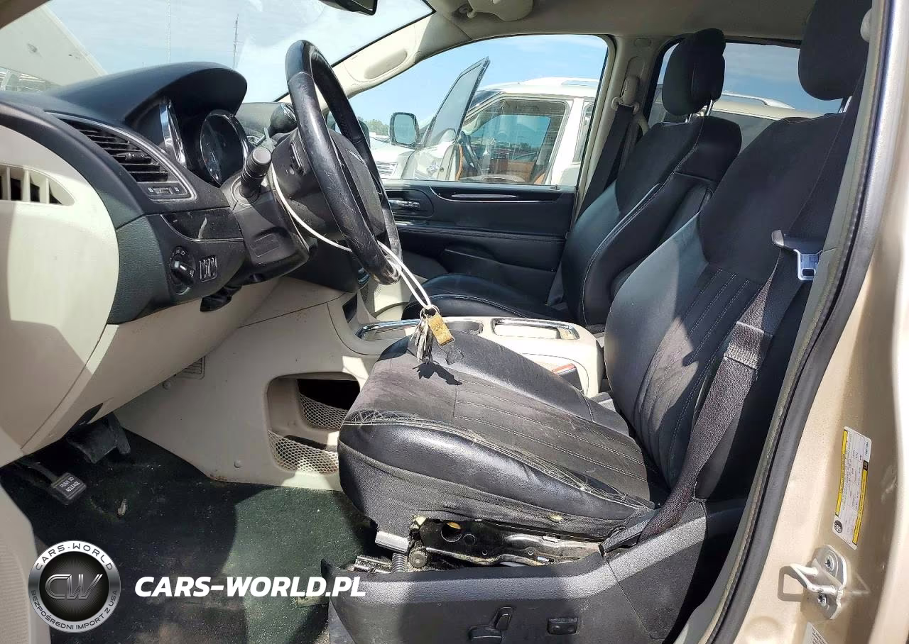 2015 Chrysler Town & Country Limited VIN:2C4RC1JG6FR677584 - 7