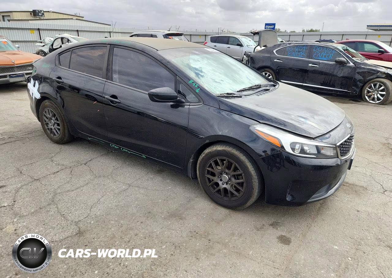 2017 Kia Forte Lx VIN:3KPFK4A7XHE131222 - 4