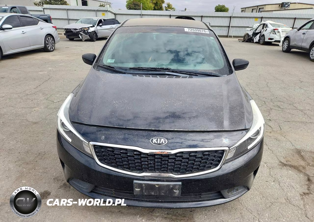 2017 Kia Forte Lx VIN:3KPFK4A7XHE131222 - 5