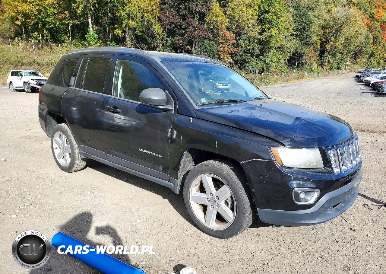 2014 Jeep Compass Latitude VIN:1C4NJCEA3ED680479 - 4