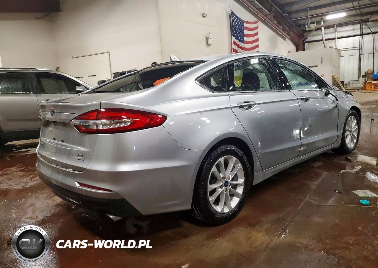 2020 Ford Fusion Se VIN:3FA6P0HDXLR107631 - 3