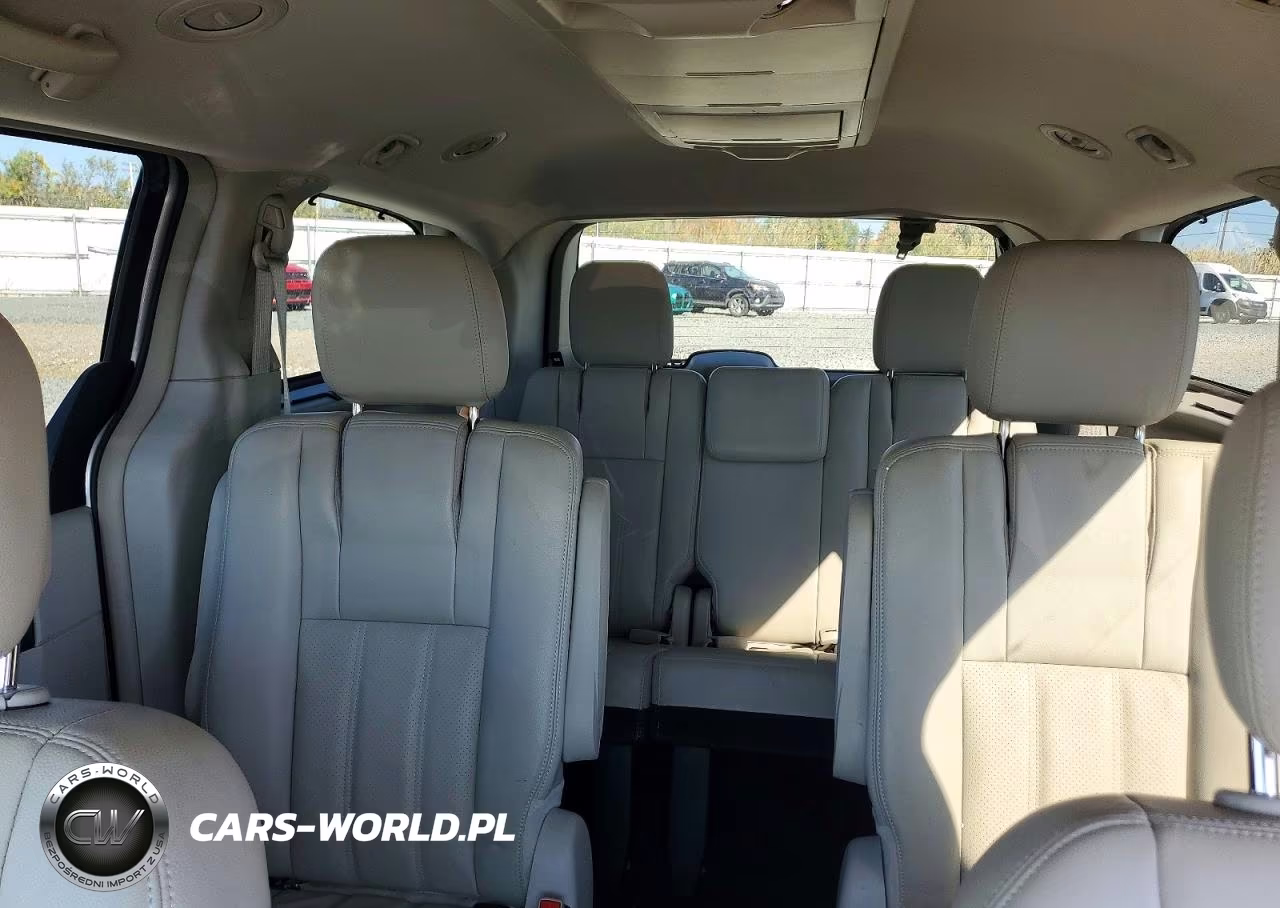 2012 Chrysler Town & Country Touring L VIN:2C4RC1CG0CR266609 - 10