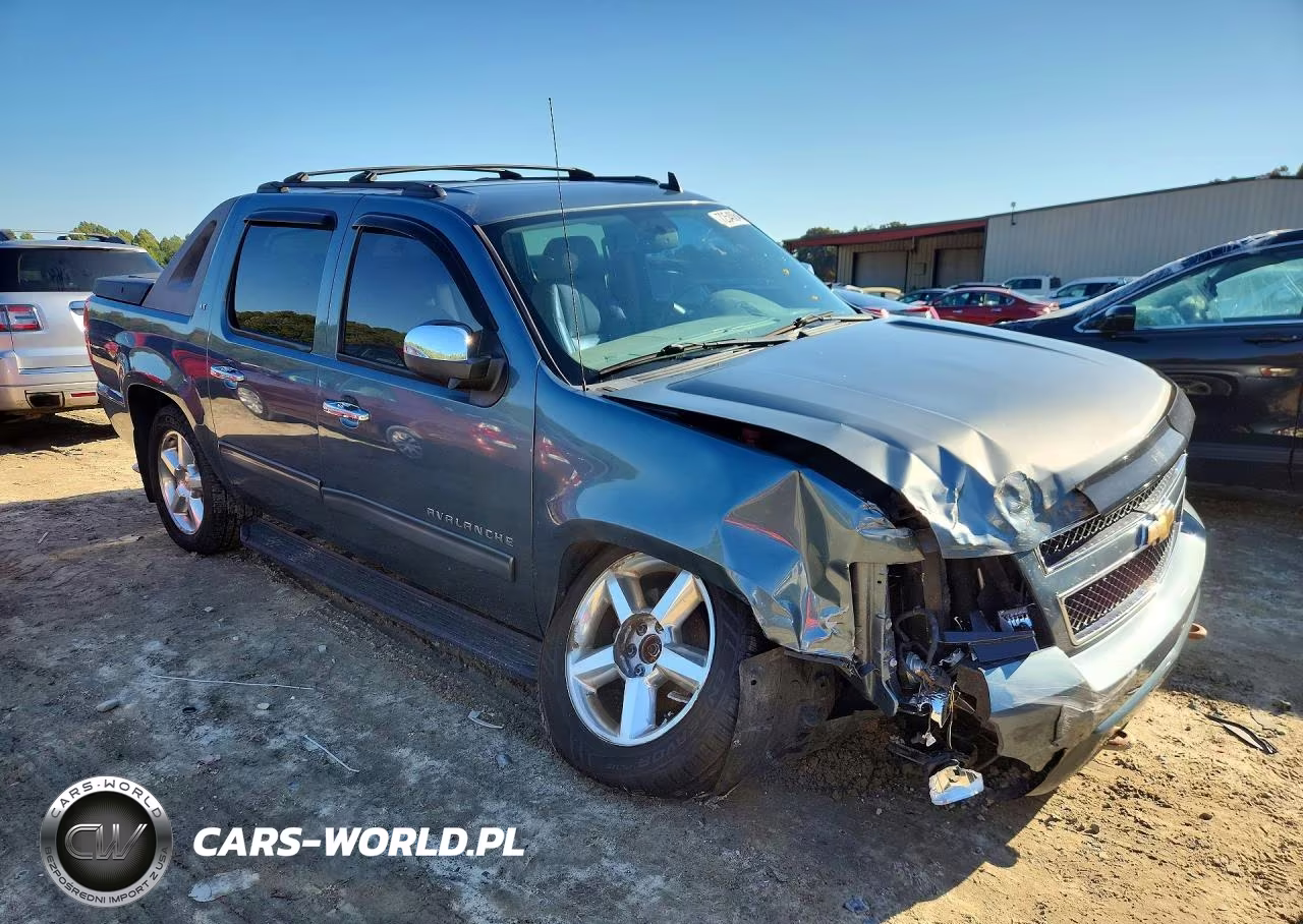 2011 Chevrolet Avalanche Lt VIN:3GNTKFE34BG138319 - 4