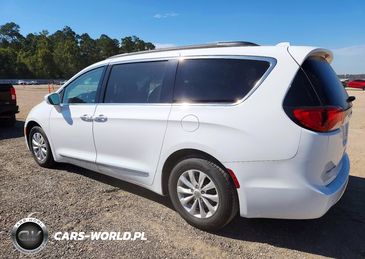 2017 Chrysler Pacifica Touring L VIN:2C4RC1BG6HR634073 - 2
