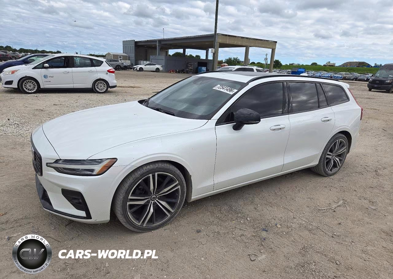 2021 Volvo V60 T5 R-Design