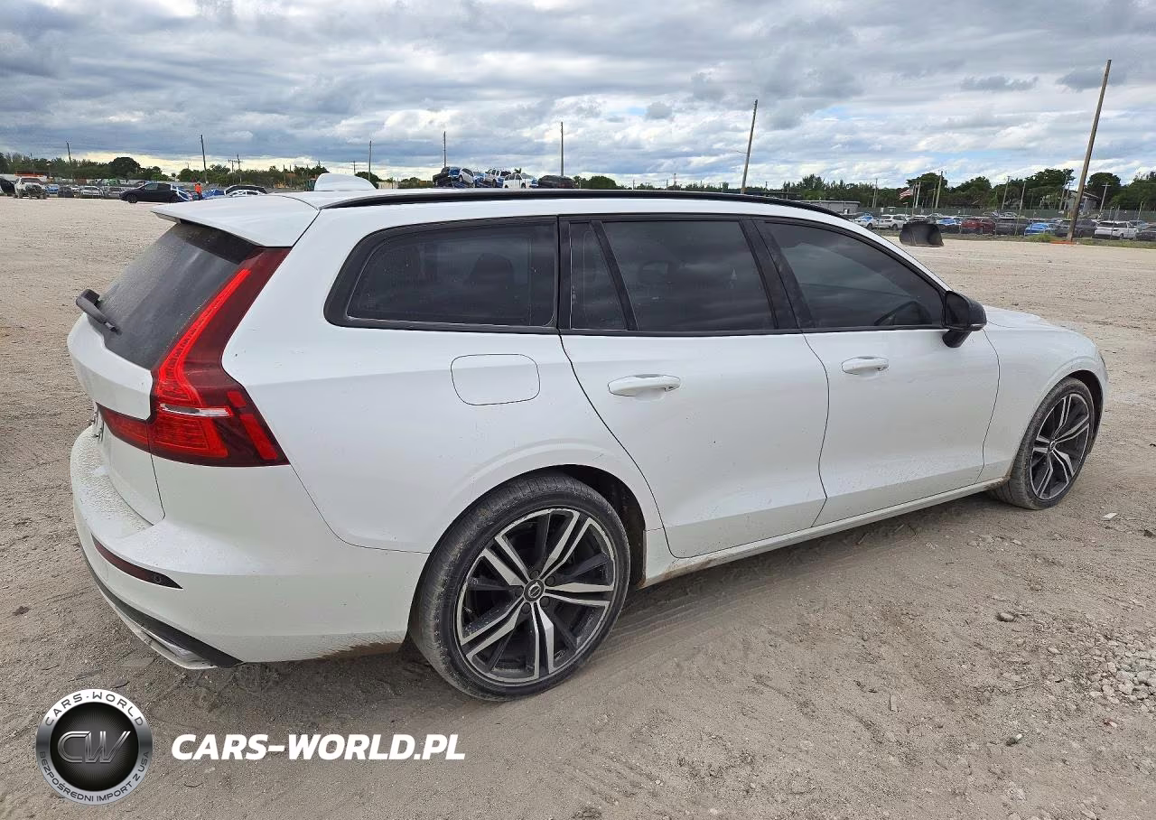 2021 Volvo V60 T5 R-Design VIN:YV1102EM9M2437317 - 3