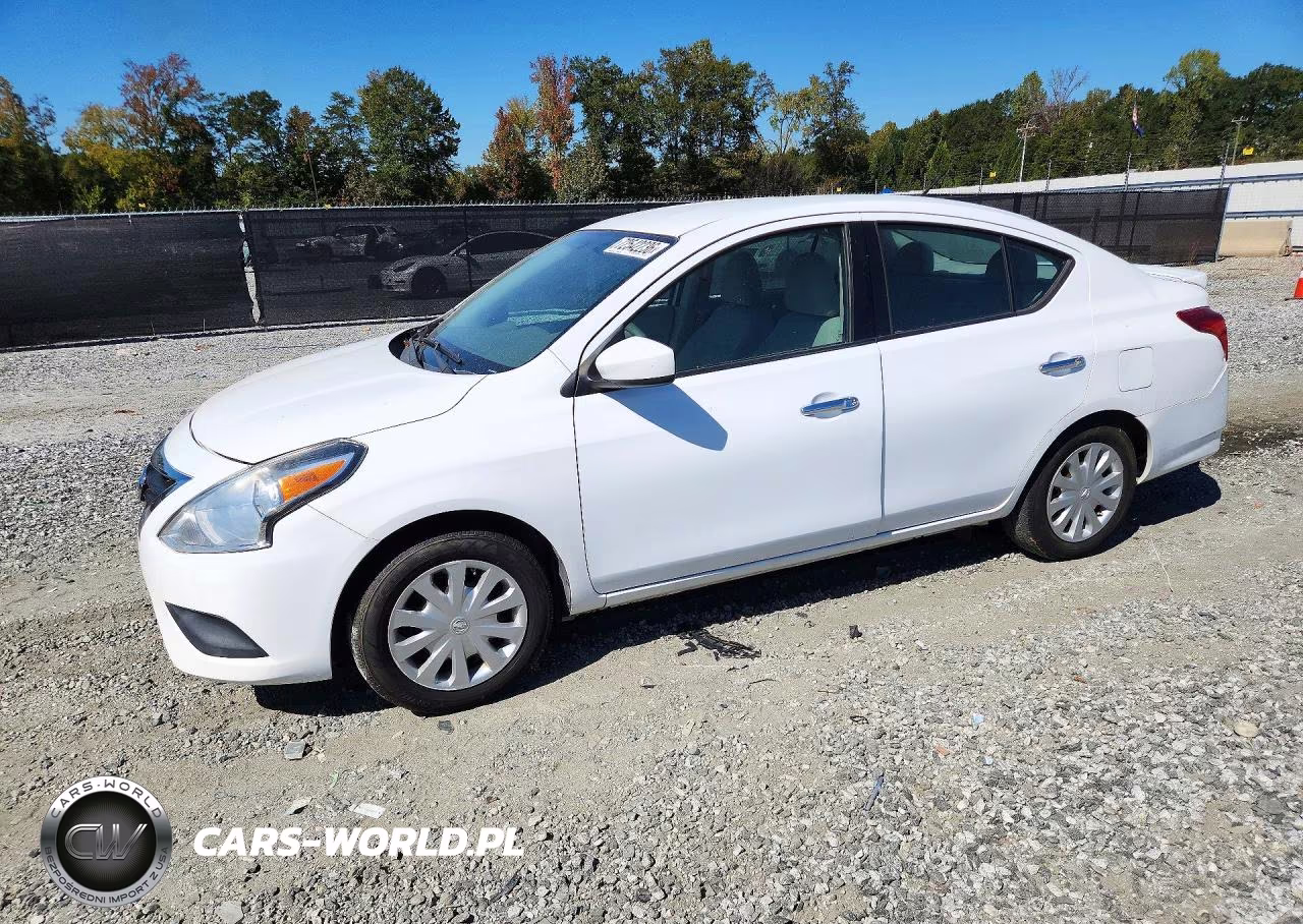 2015 Nissan Versa 1.6 Sv – zdjęcie 1 z 12