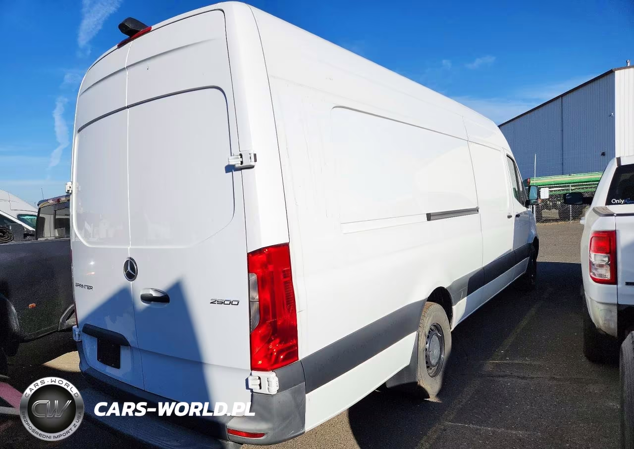 2023 Mercedes Benz Sprinter 2500 Delivery Van VIN:W1Y4KDHY2PT123719 - 3