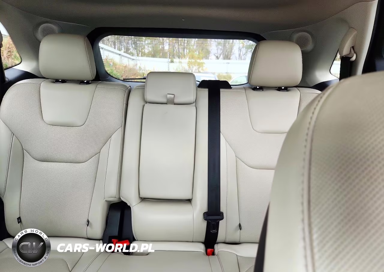 2019 Ford Edge Titanium VIN:2FMPK4K95KBC07704 - 10