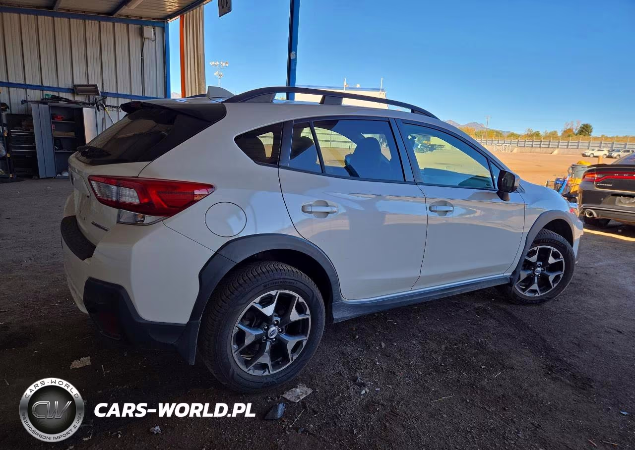 2018 Subaru Crosstrek Premium VIN:JF2GTACC3J8205558 - 3