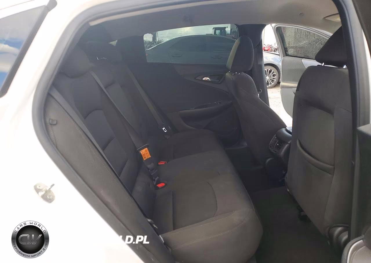 2018 Chevrolet Malibu Lt VIN:1G1ZD5ST2JF275263 - 10