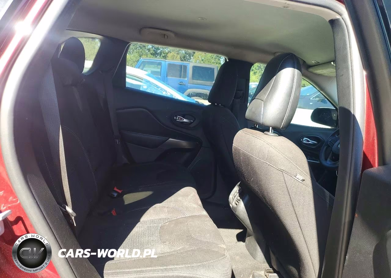 2019 Jeep Cherokee Latitude VIN:1C4PJLCB0KD411601 - 11