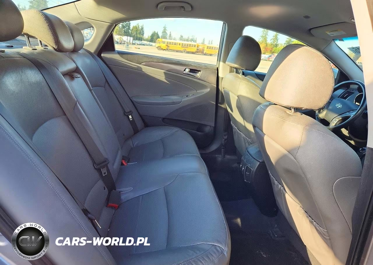 2013 Hyundai Sonata Hybrid VIN:KMHEC4A48DA100056 - 10