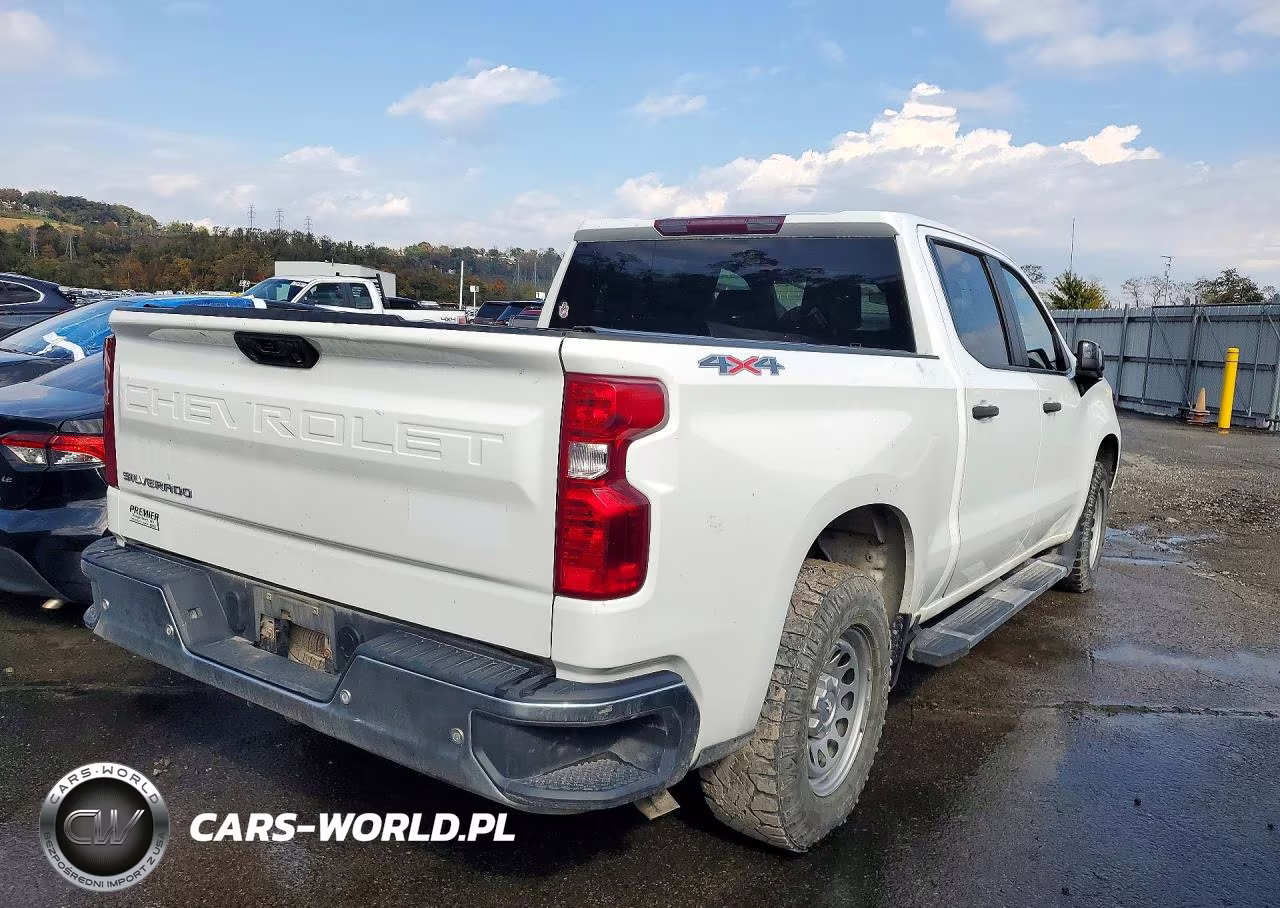 2023 Chevrolet Silverado K1500 VIN:3GCPDAEK6PG102508 - 3