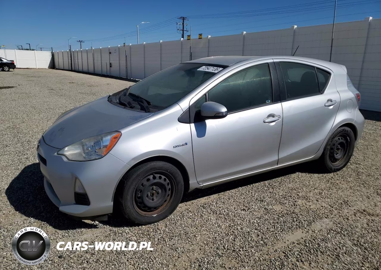 2013 Toyota Prius C Two – zdjęcie 1 z 12