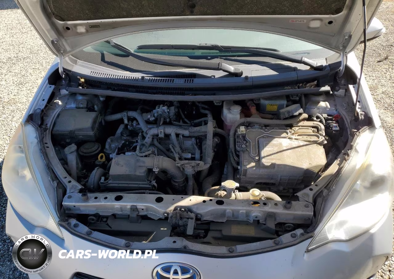 2013 Toyota Prius C Two VIN:JTDKDTB30D1038530 - 11