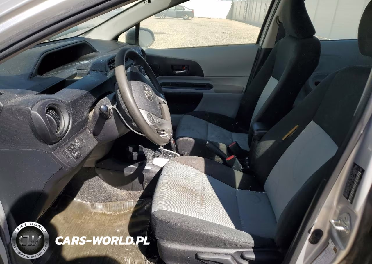 2013 Toyota Prius C Two VIN:JTDKDTB30D1038530 - 7