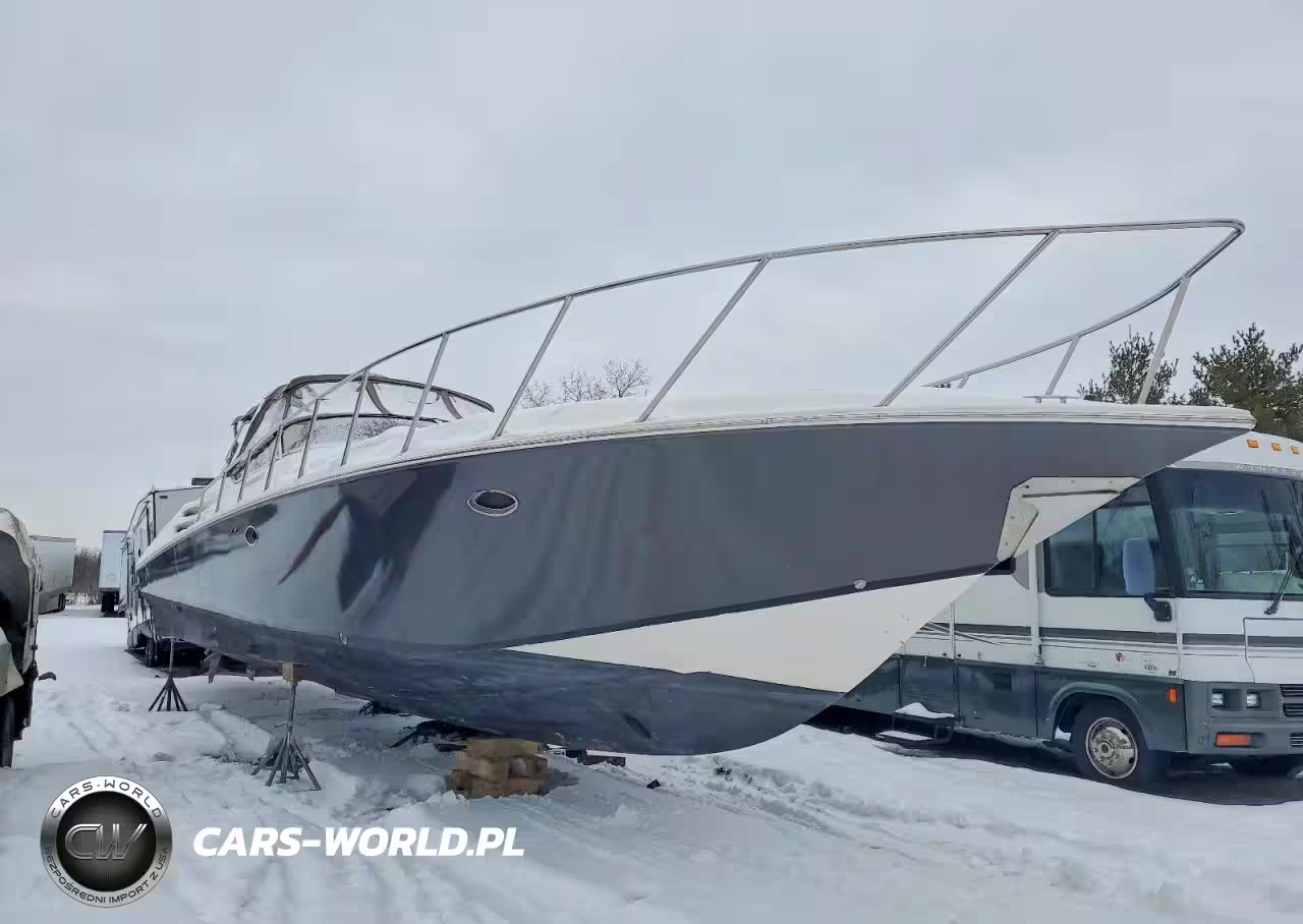 2005 Fountain Boat - Boat