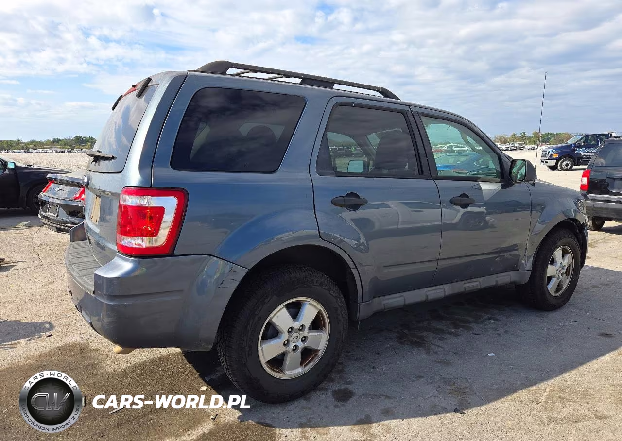 2010 Ford Escape Xlt VIN:1FMCU0D77AKA11006 - 3