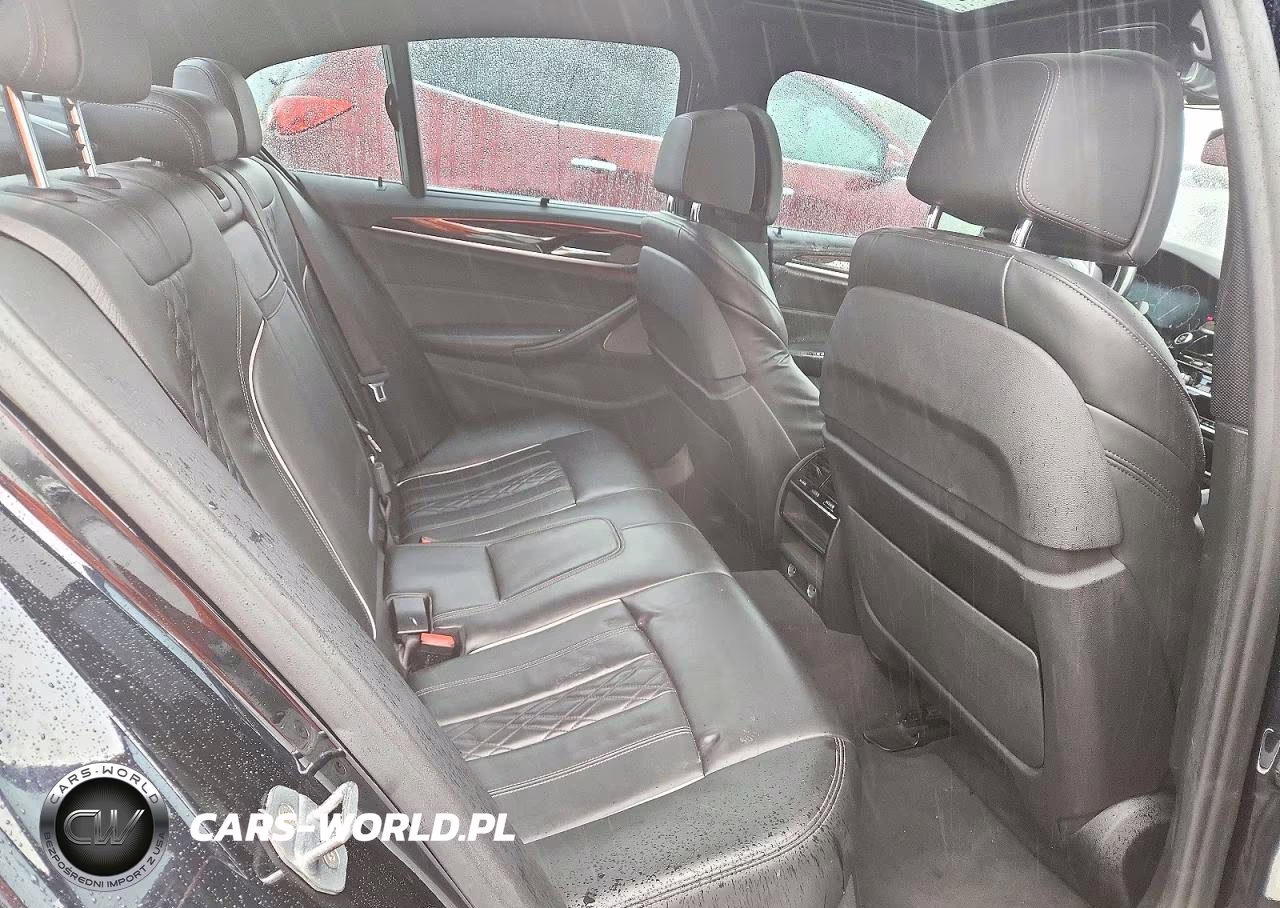 2019 BMW M550Xi VIN:WBAJB9C56KB288959 - 10