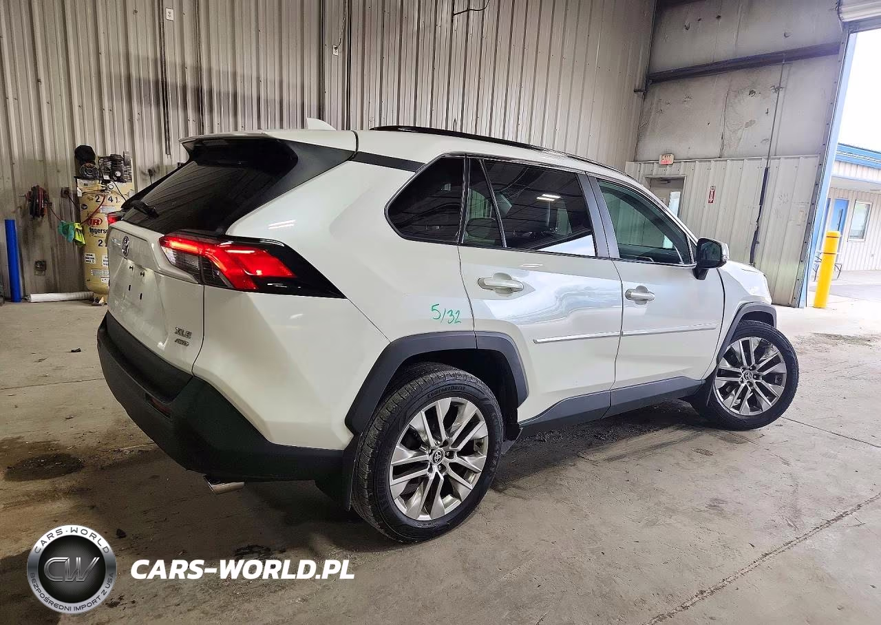 2021 Toyota Rav4 Xle Premium VIN:2T3A1RFV1MW196346 - 3