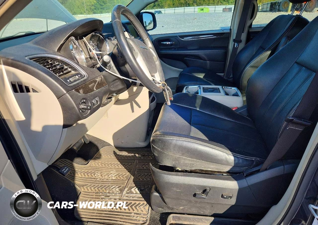 2014 Chrysler Town & Country Touring VIN:2C4RC1BG2ER310873 - 7