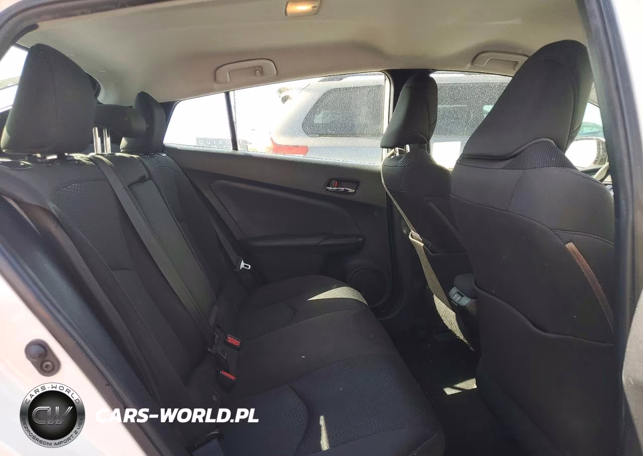 2019 Toyota Prius Le VIN:JTDKARFU5K3079350 - 10