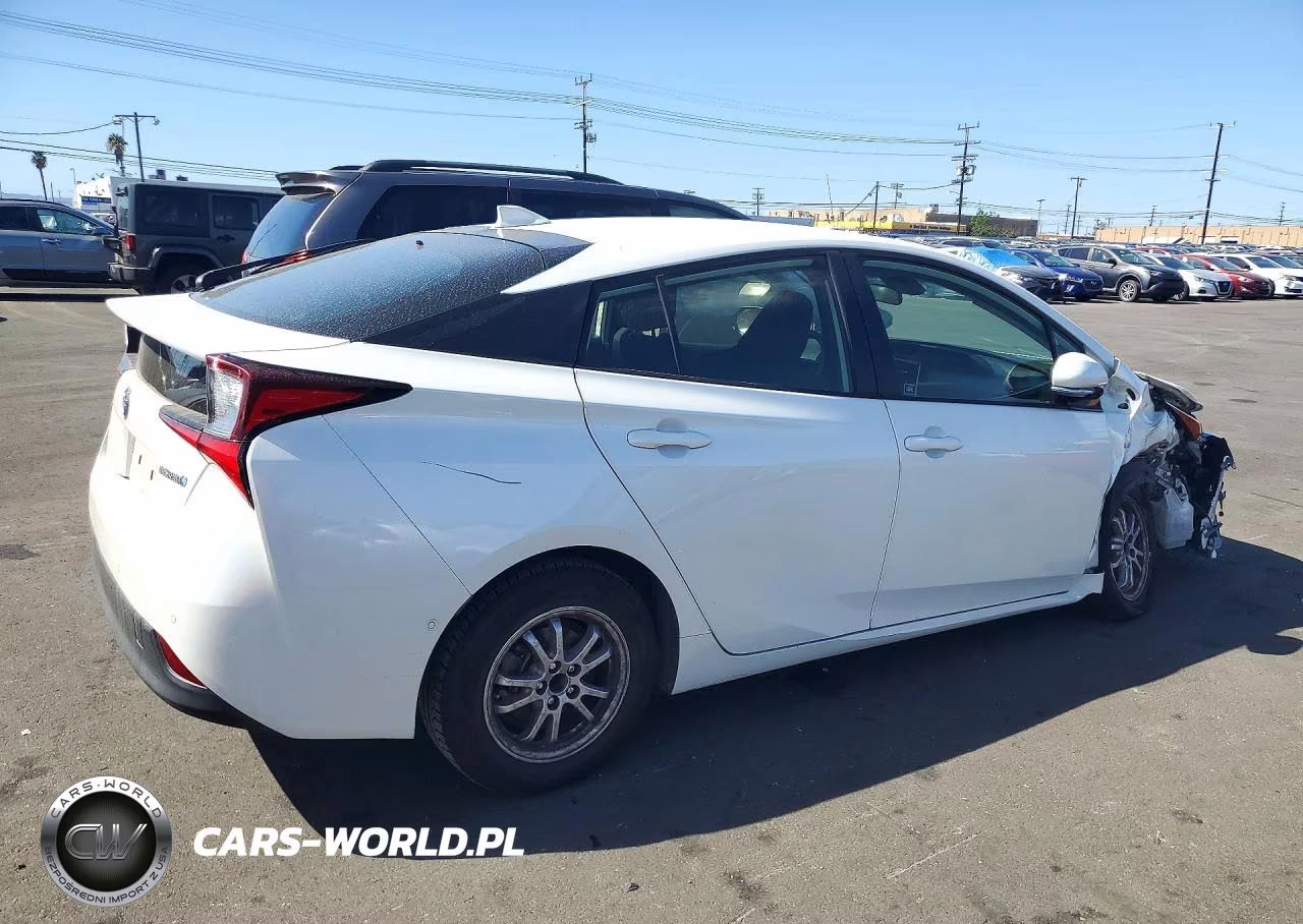 2019 Toyota Prius Le VIN:JTDKARFU5K3079350 - 3