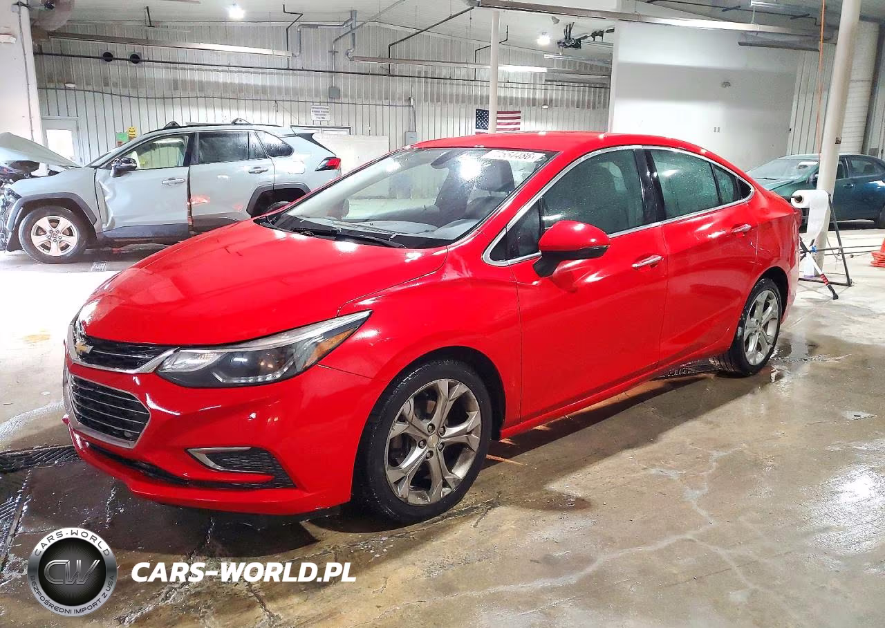 2018 Chevrolet Cruze Premier VIN:1G1BF5SM6J7193373 - 1