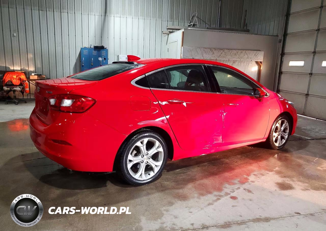 2018 Chevrolet Cruze Premier VIN:1G1BF5SM6J7193373 - 3