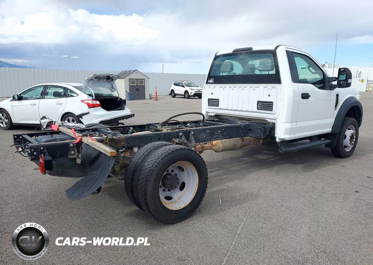 2017 Ford F550 Super Duty VIN:1FDUF5GT0HEE06660 - 3