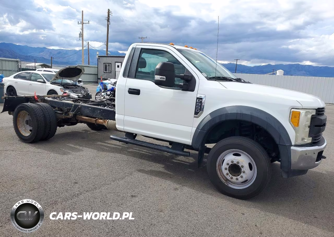 2017 Ford F550 Super Duty VIN:1FDUF5GT0HEE06660 - 4