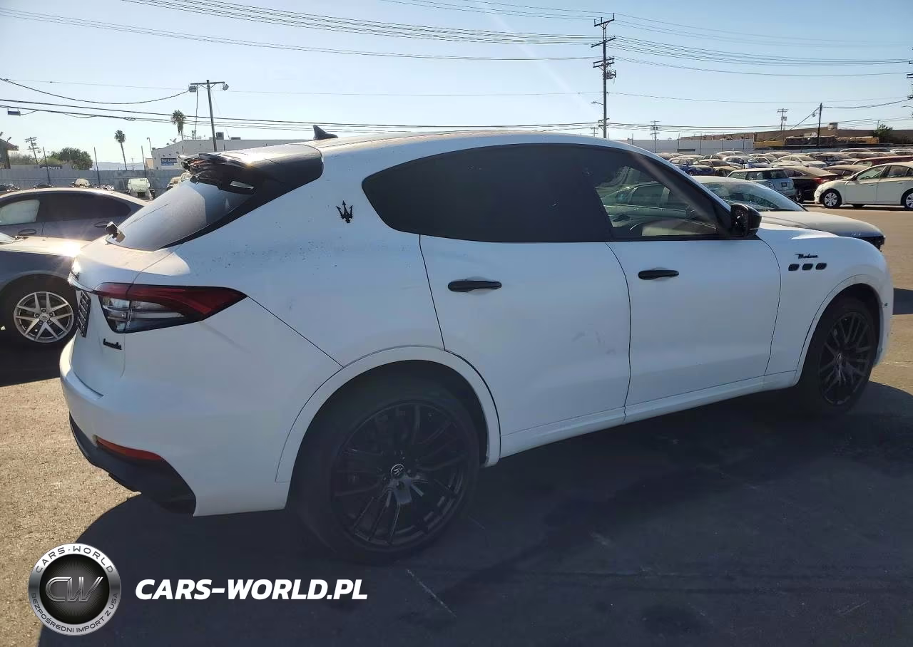 2022 Maserati Levante Base VIN:ZN661XUA2NX392866 - 3